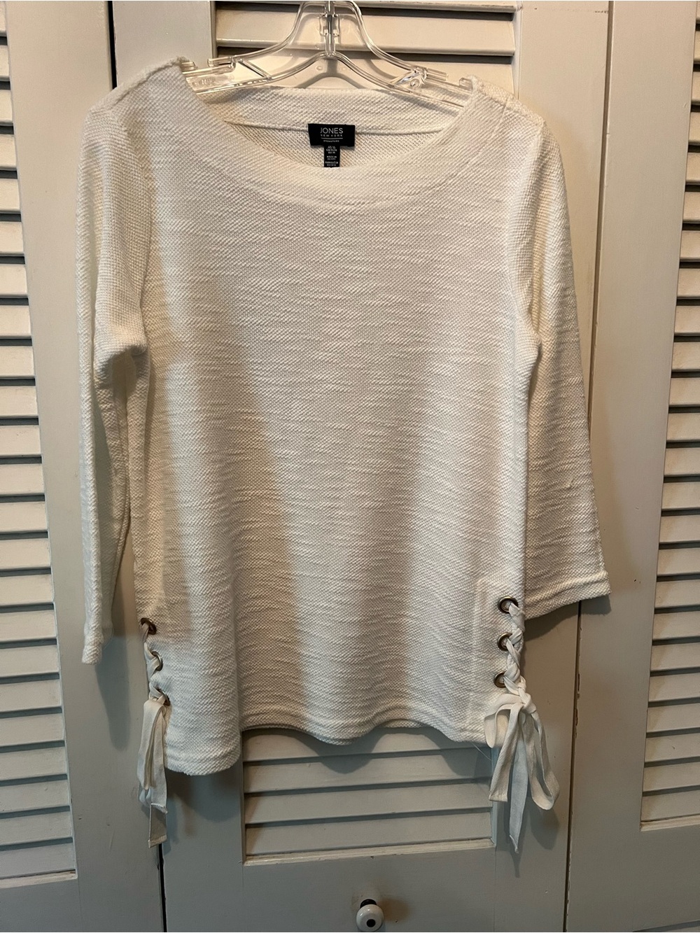 Jones New York Cream Lace-Up Hem Long Sleeve Top